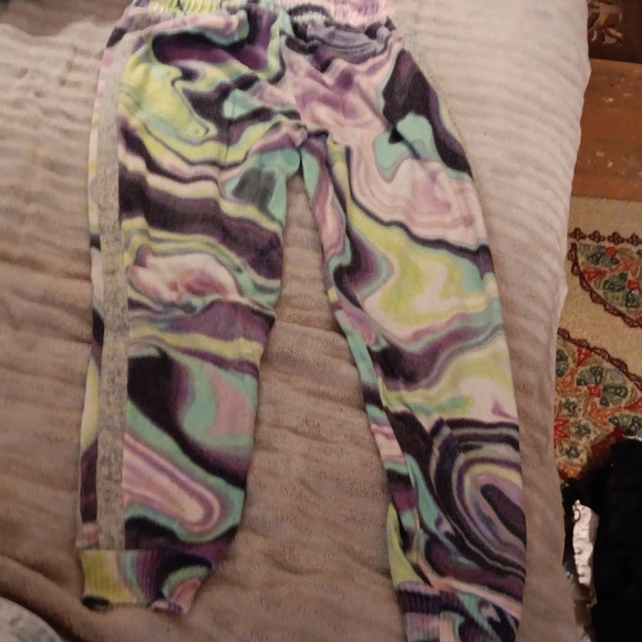 Girls fleece top and bottom by Justice. - Picture 7 of 10